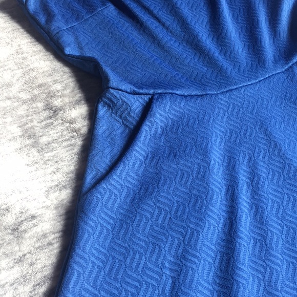 Beautiful A-line Dress with Scoop Neck - Picture 2 of 4